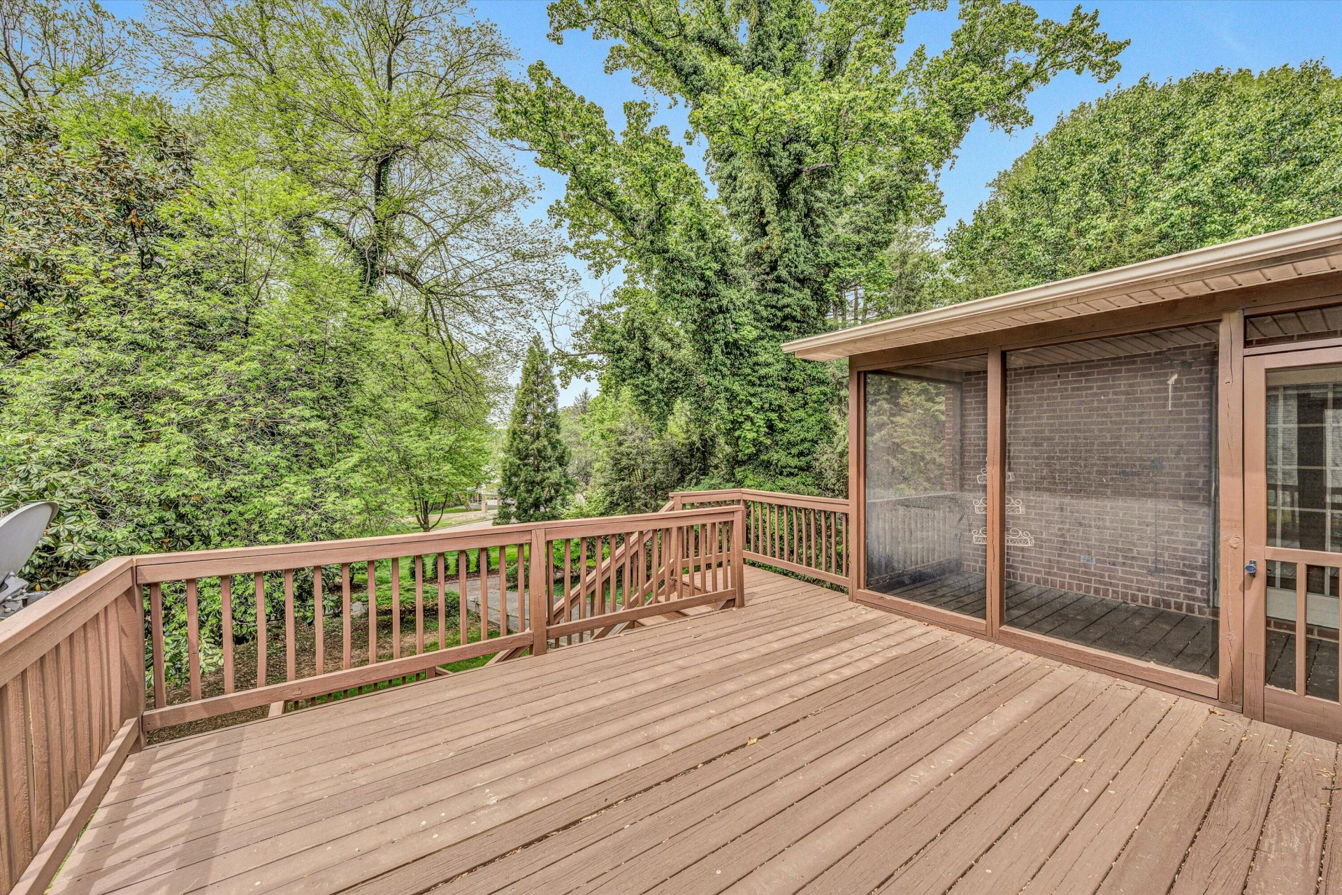 2833 Longview AVE - Photo 17