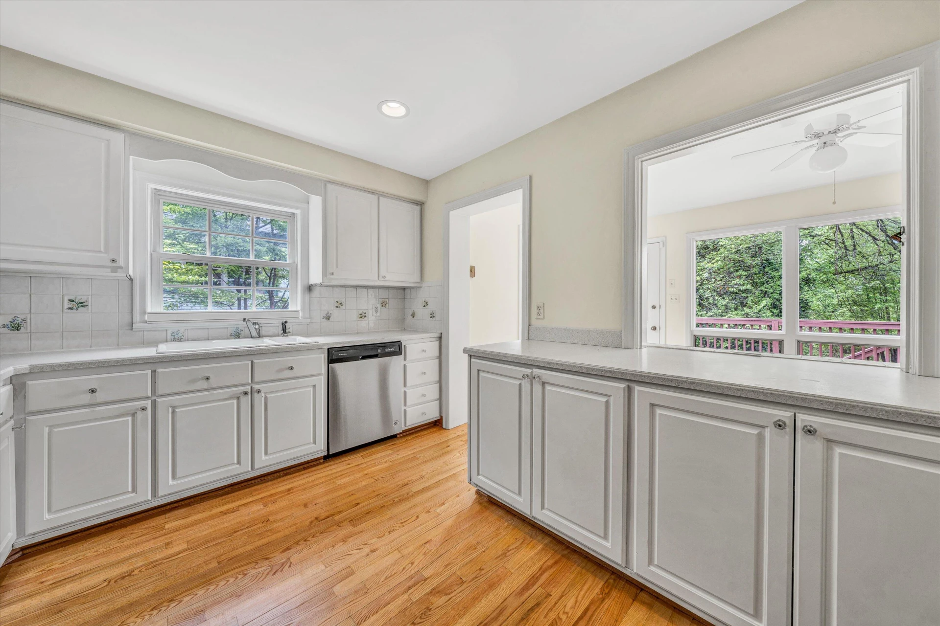 2833 Longview AVE - Photo 20