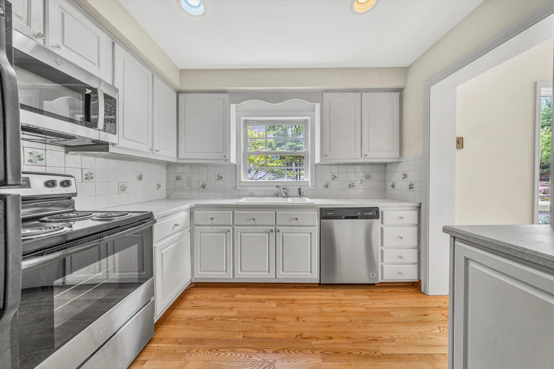 2833 Longview AVE - Photo 21