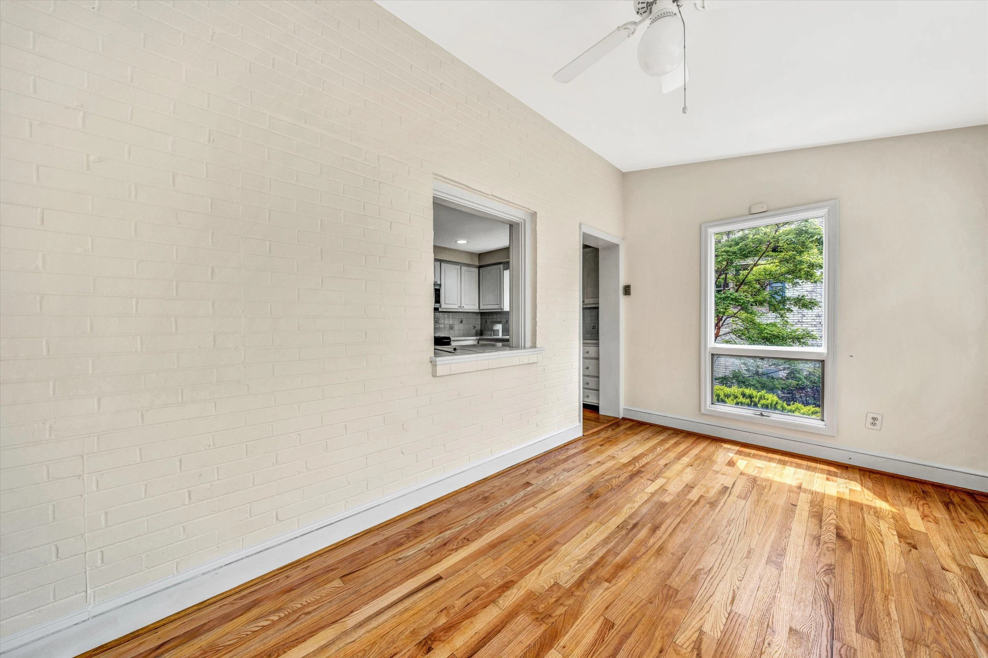 2833 Longview AVE - Photo 24