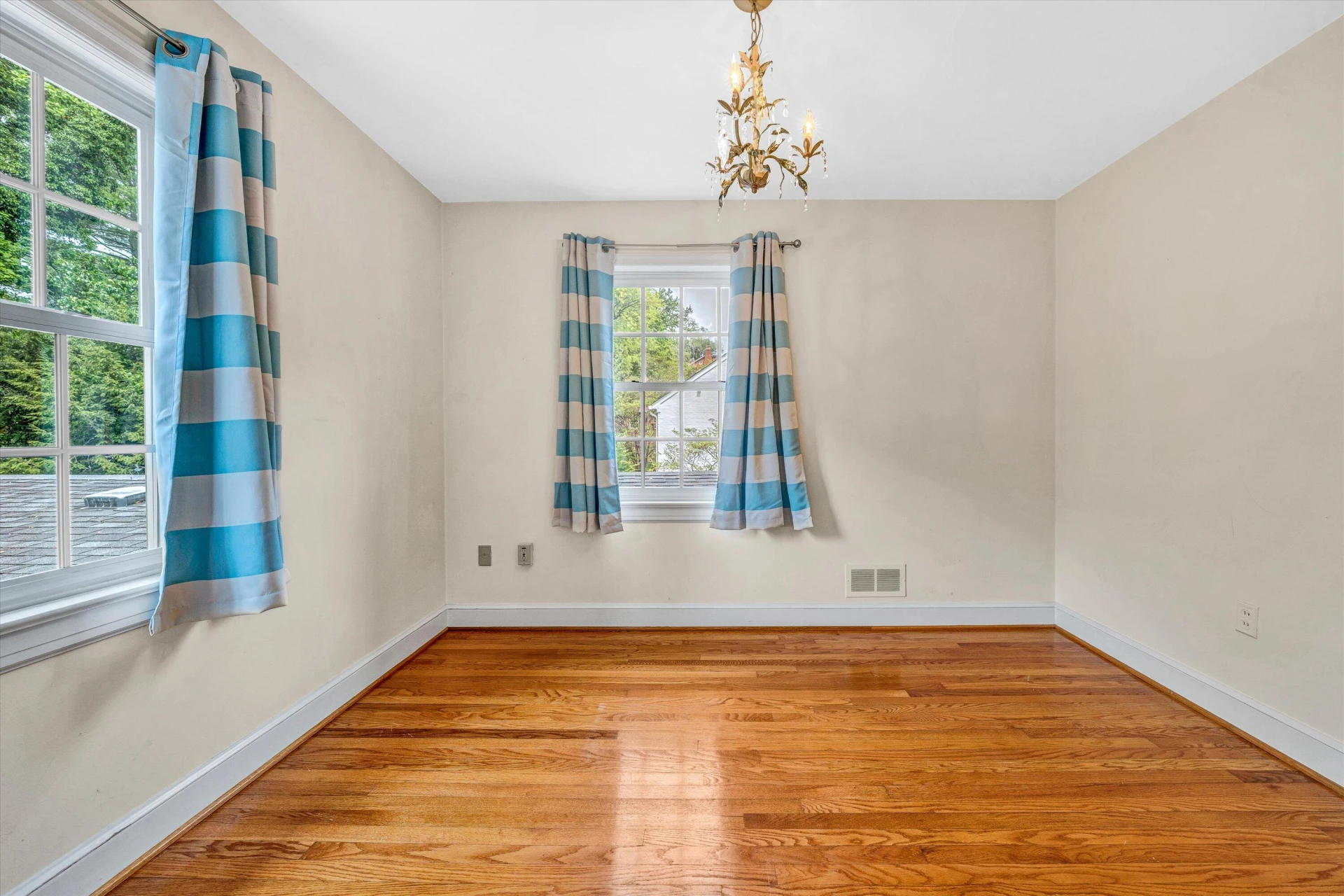 2833 Longview AVE - Photo 29
