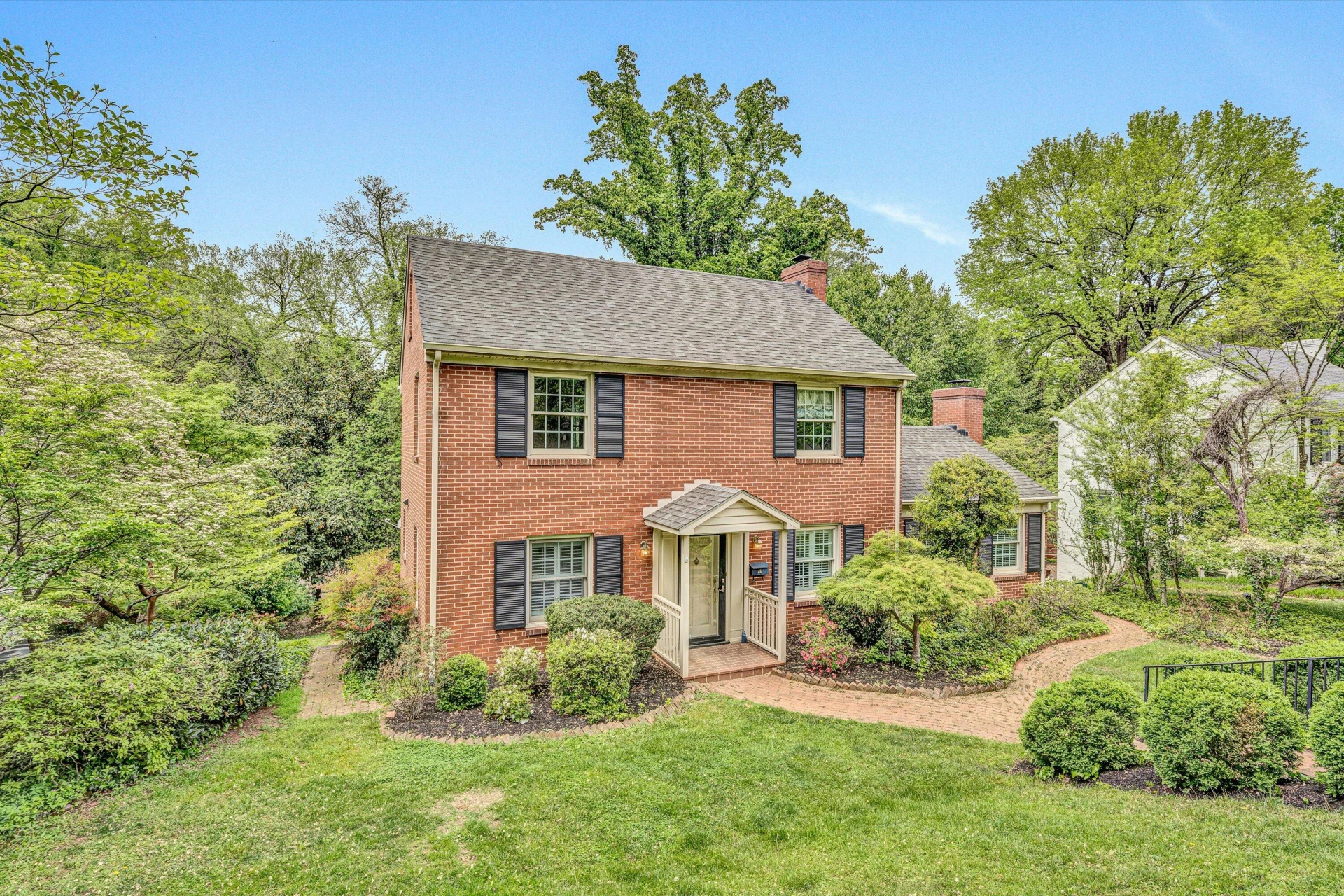 2833 Longview AVE - Photo 3