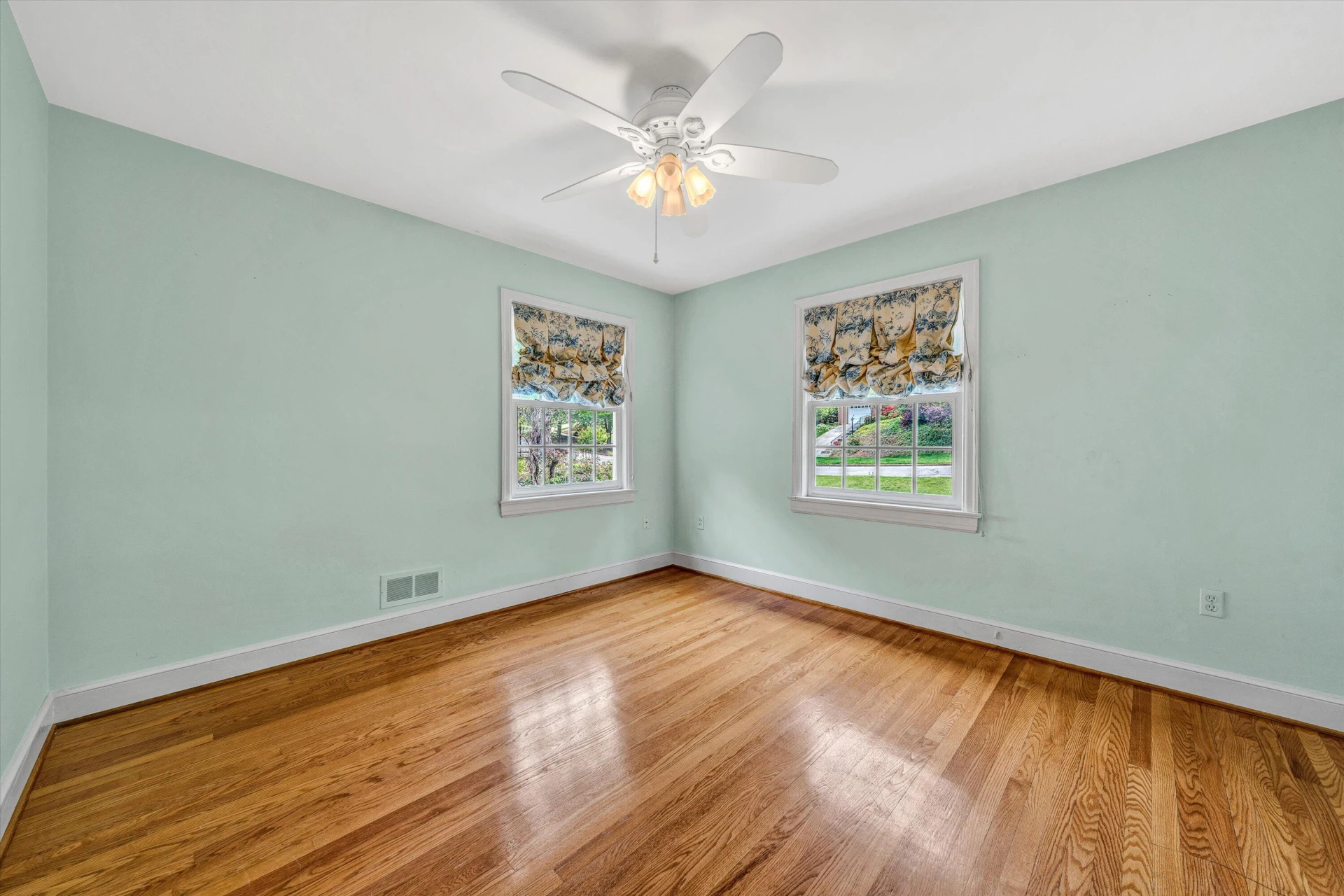 2833 Longview AVE - Photo 30