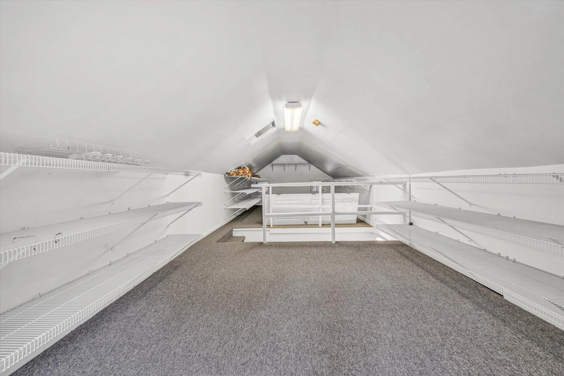 2833 Longview AVE - Photo 32