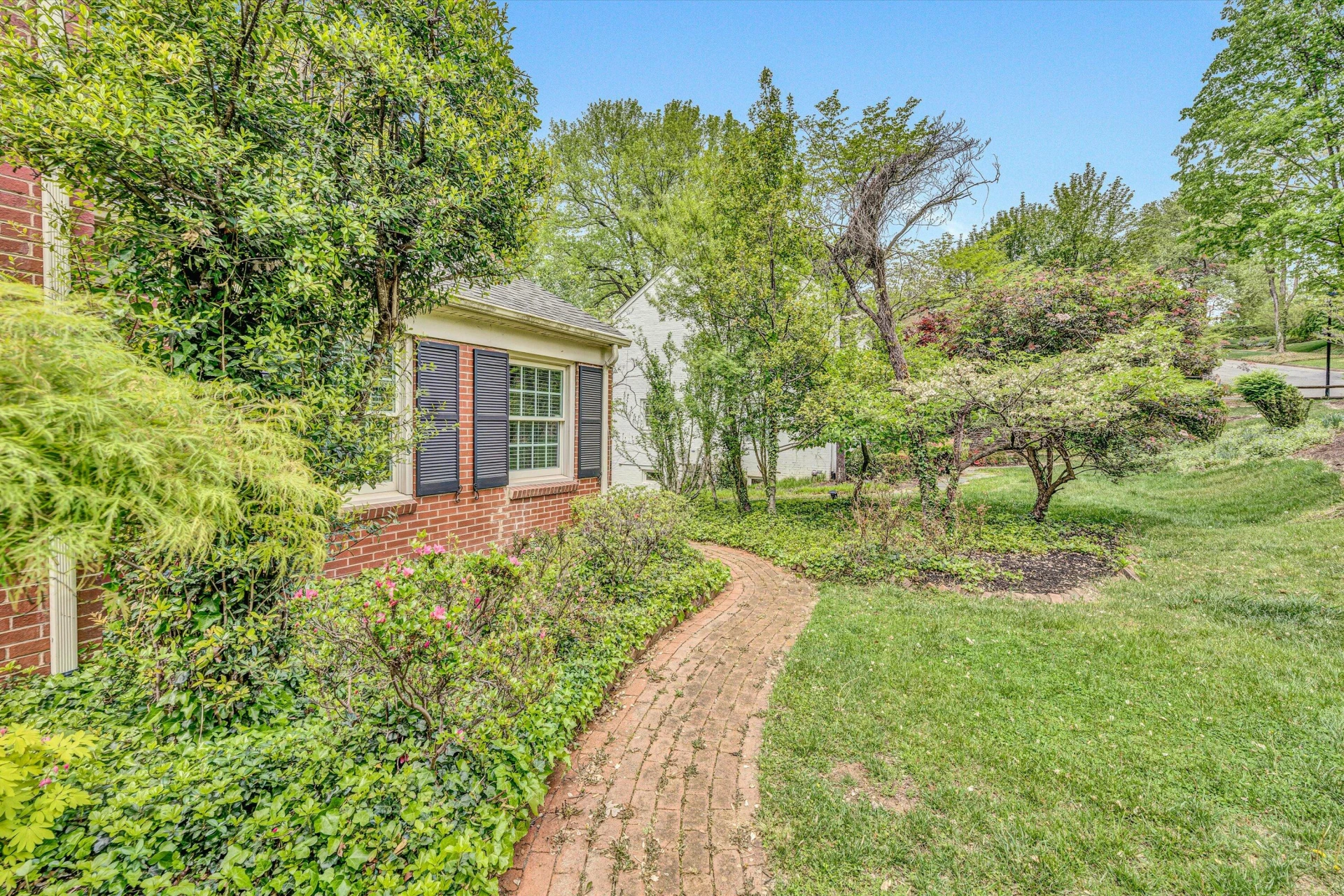 2833 Longview AVE - Photo 50