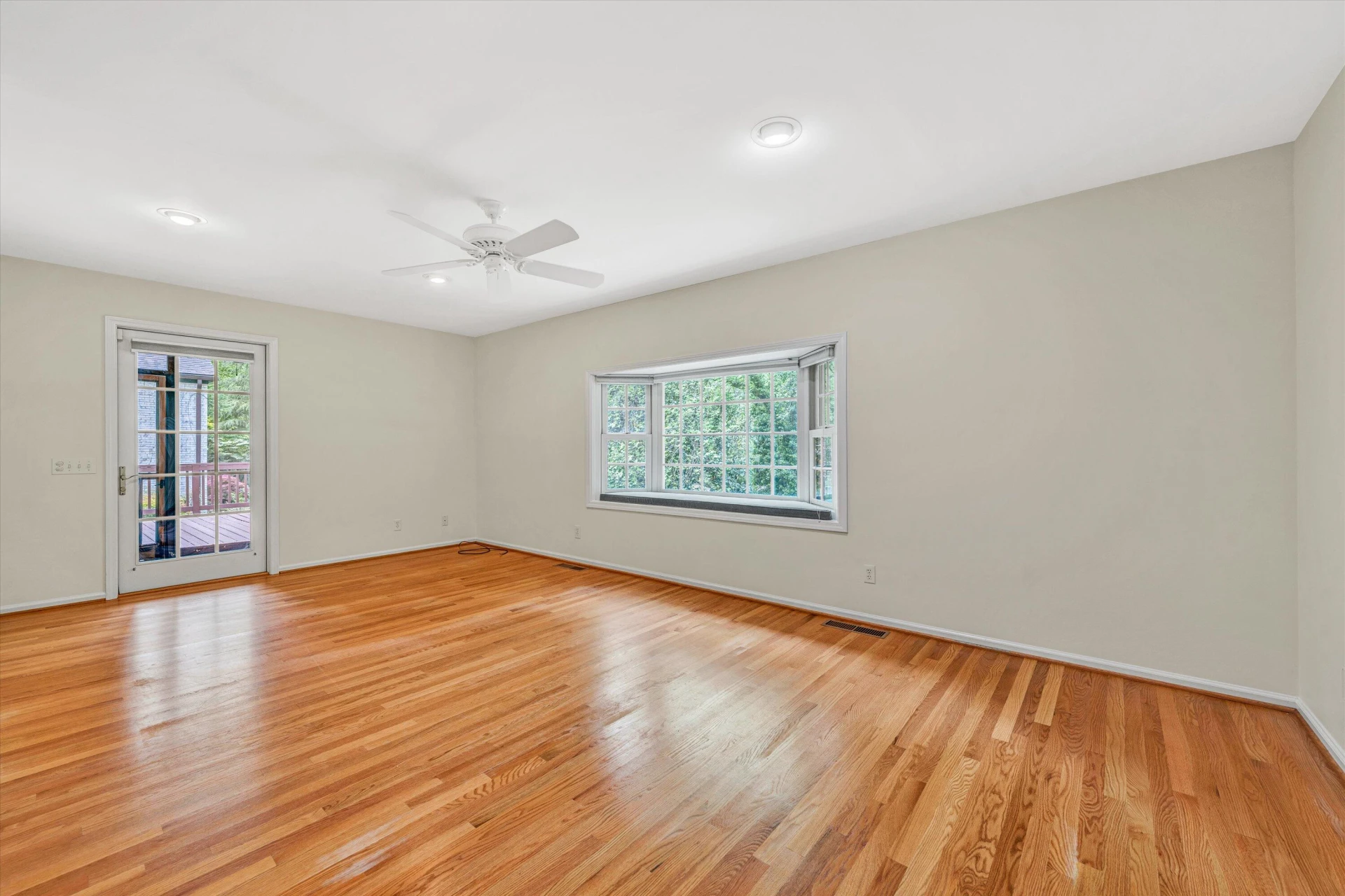 2833 Longview AVE - Photo 9