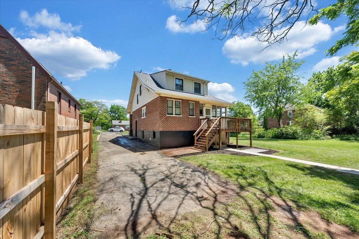 3518 Princeton CIR - Photo 16