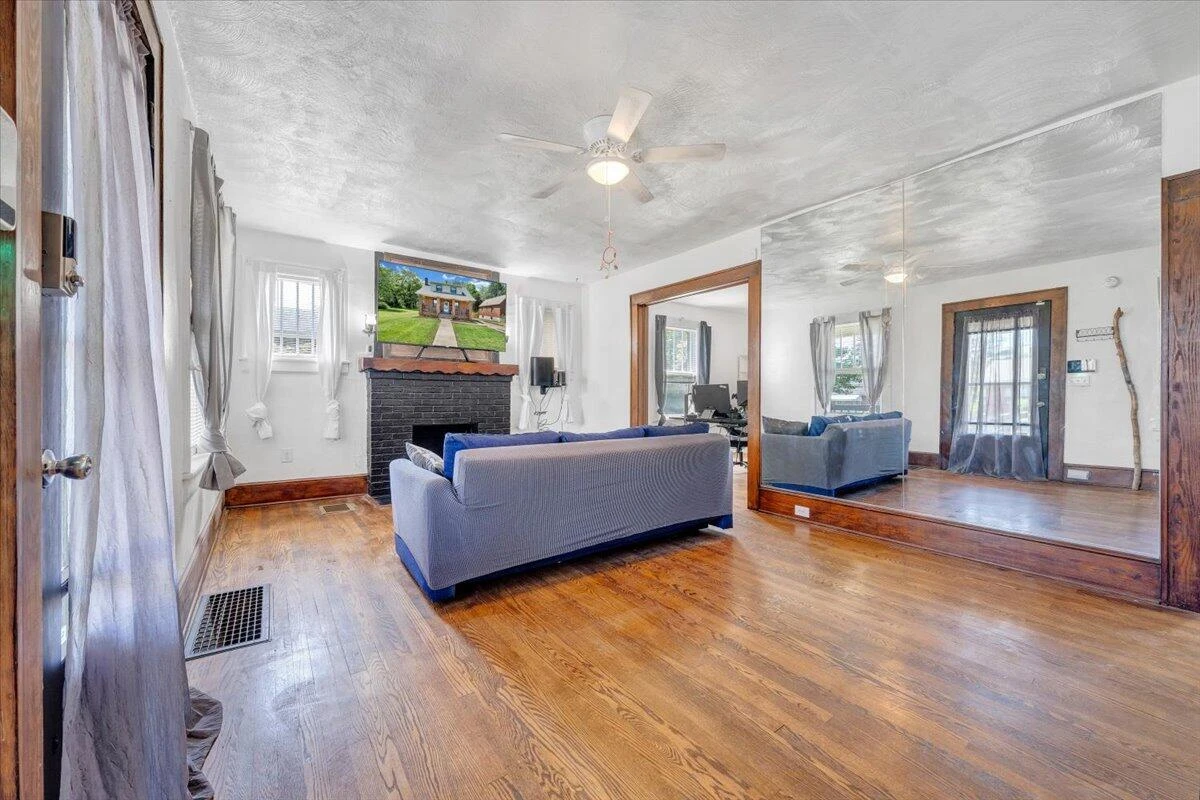 3518 Princeton CIR - Photo 37