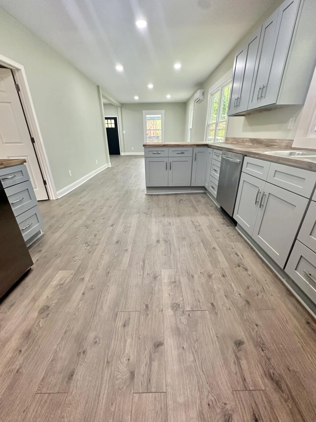381 Roxbury ST - Photo 19