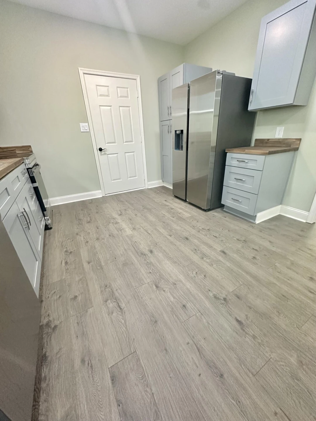 381 Roxbury ST - Photo 22