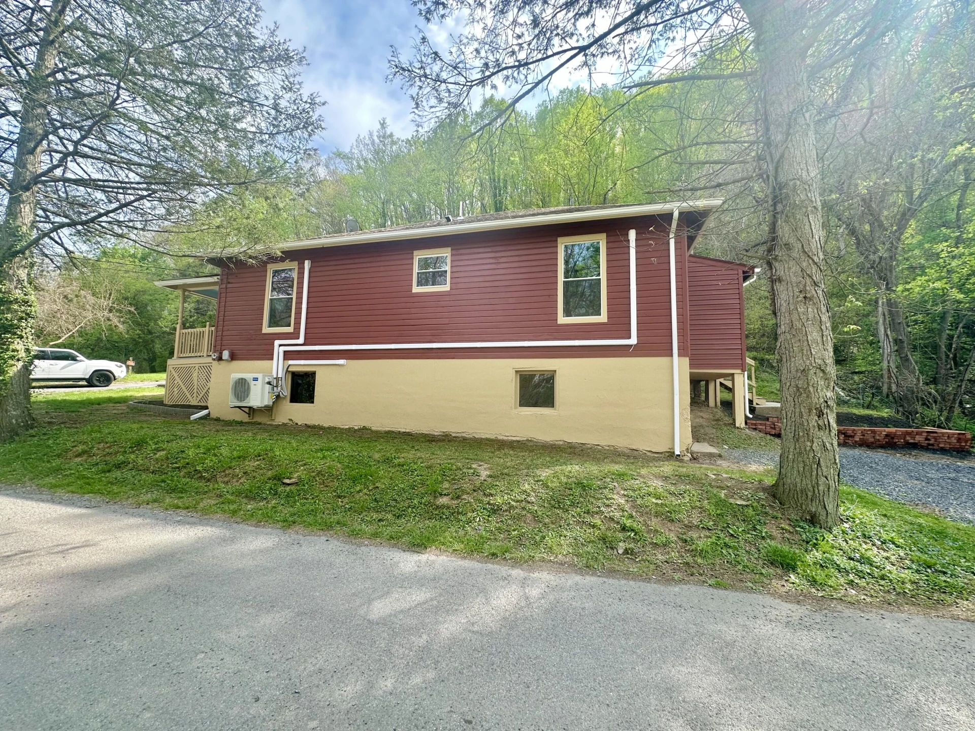 381 Roxbury ST - Photo 7