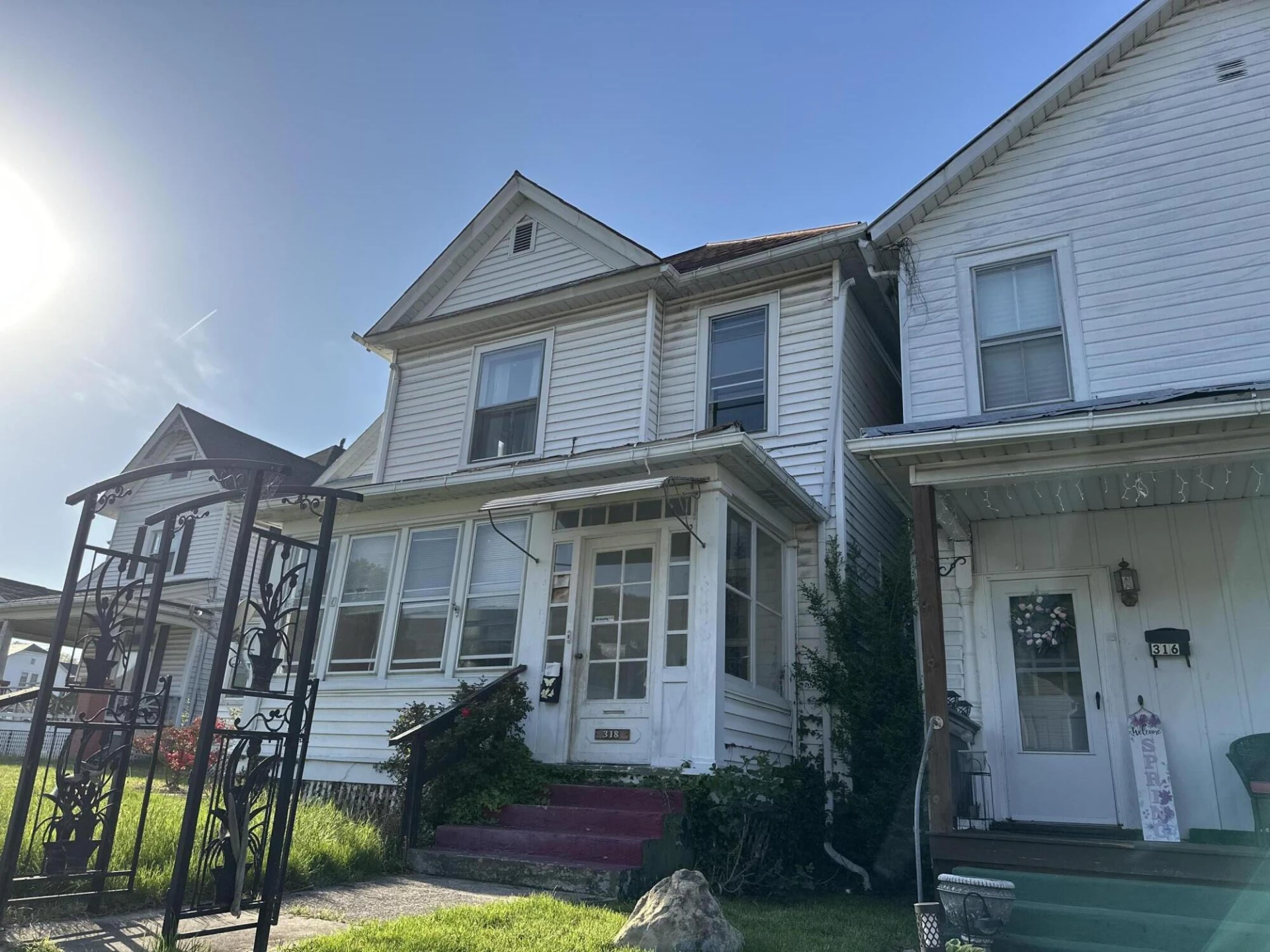 318 Ridgeway St - Photo 3