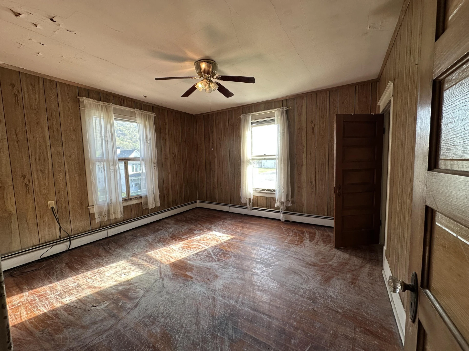 318 Ridgeway St - Photo 54