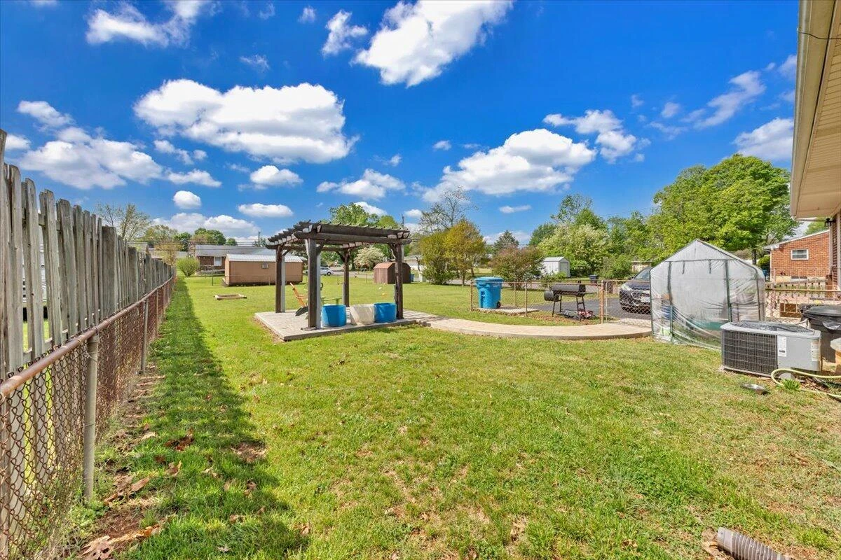 201 Maplelawn AVE - Photo 29