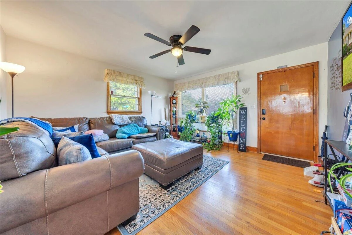 201 Maplelawn AVE - Photo 3