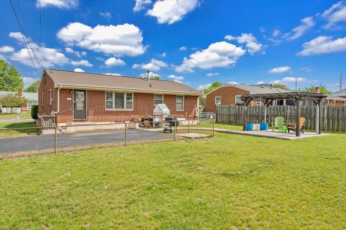 201 Maplelawn AVE - Photo 33