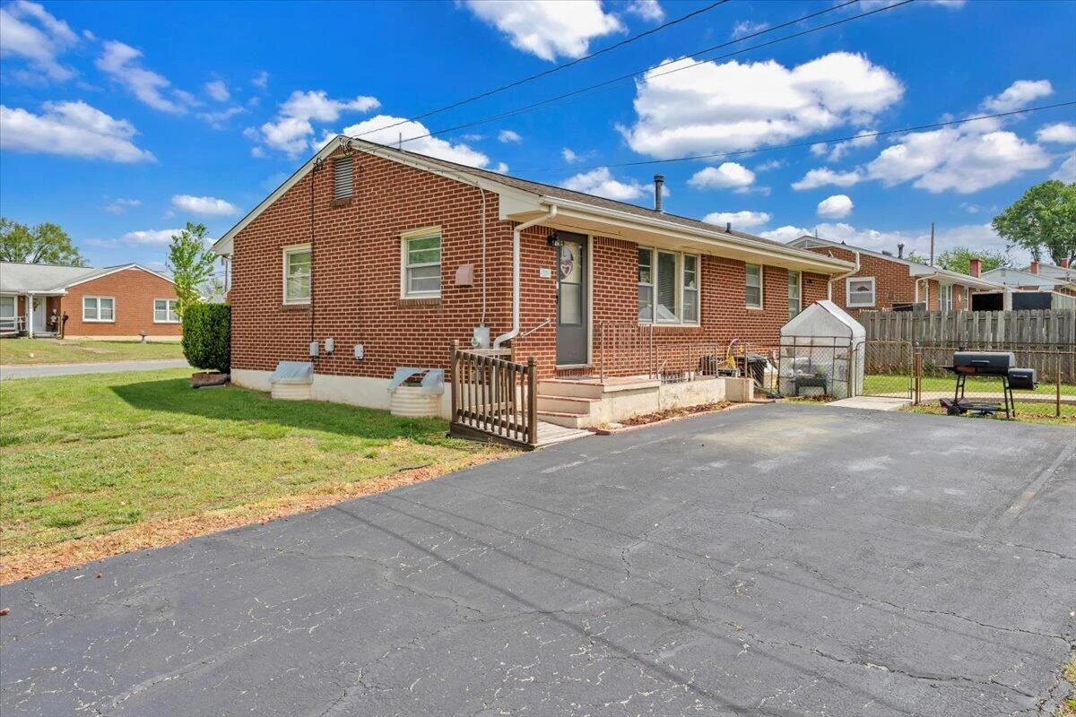 201 Maplelawn AVE - Photo 34