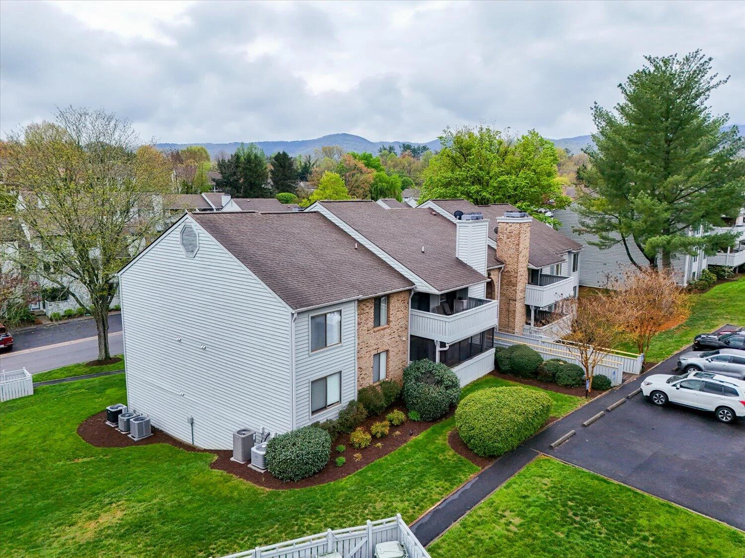 2402 WOOD GATE LN - Photo 20
