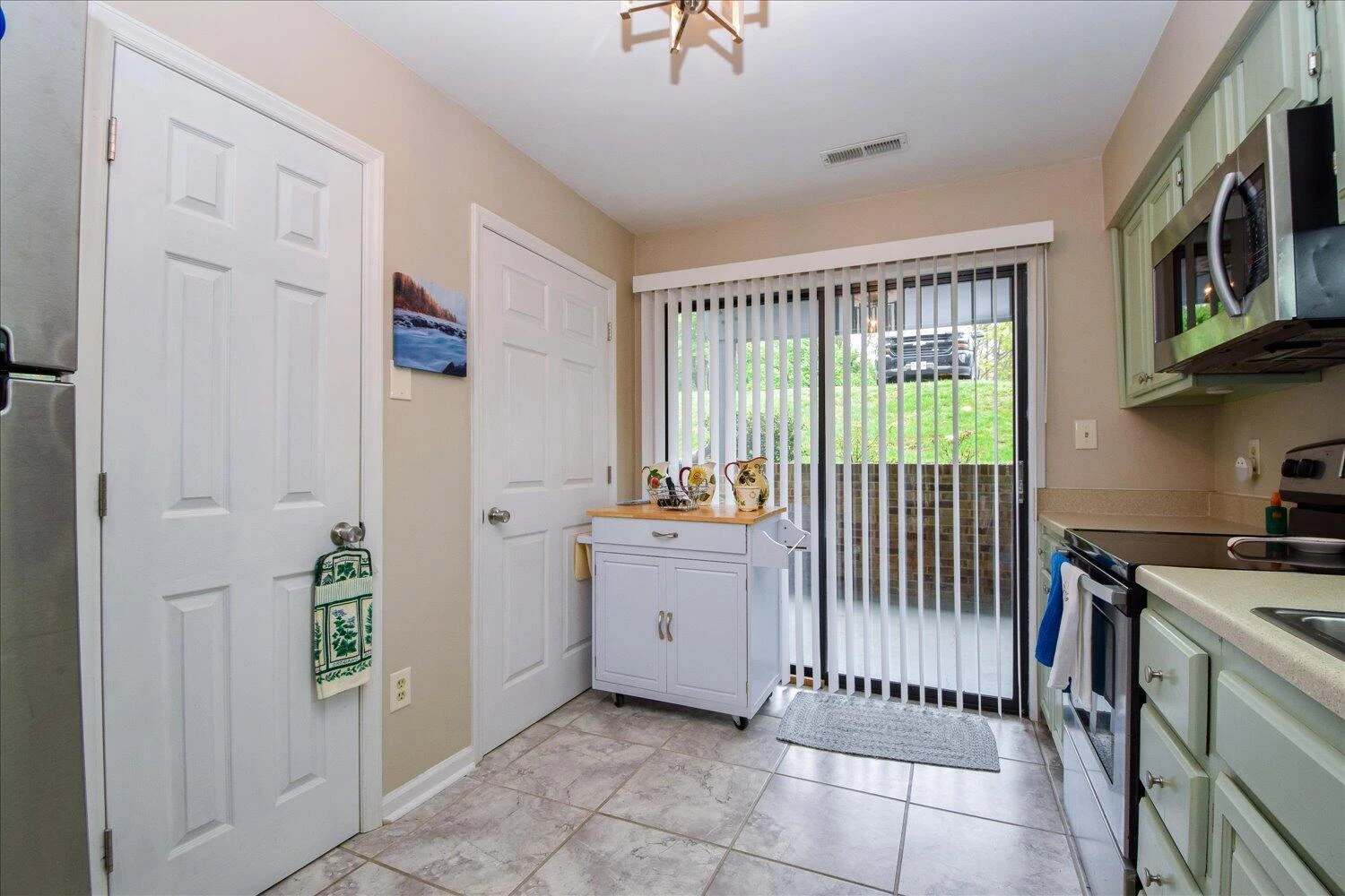 2402 WOOD GATE LN - Photo 9