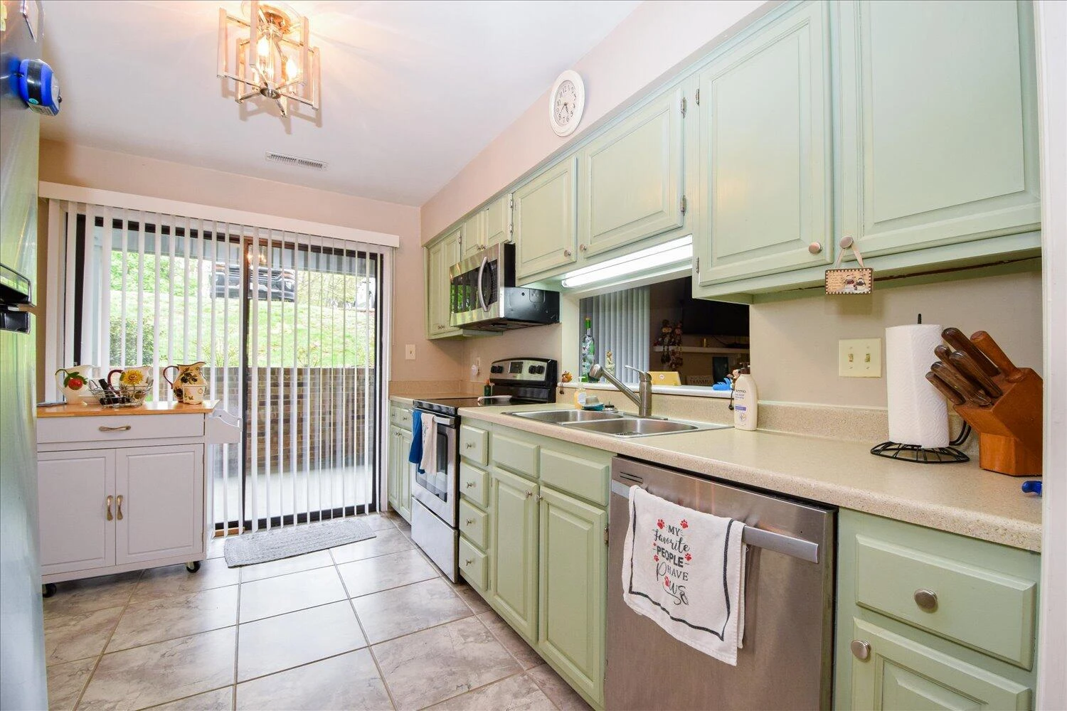 2402 WOOD GATE LN - Photo 10