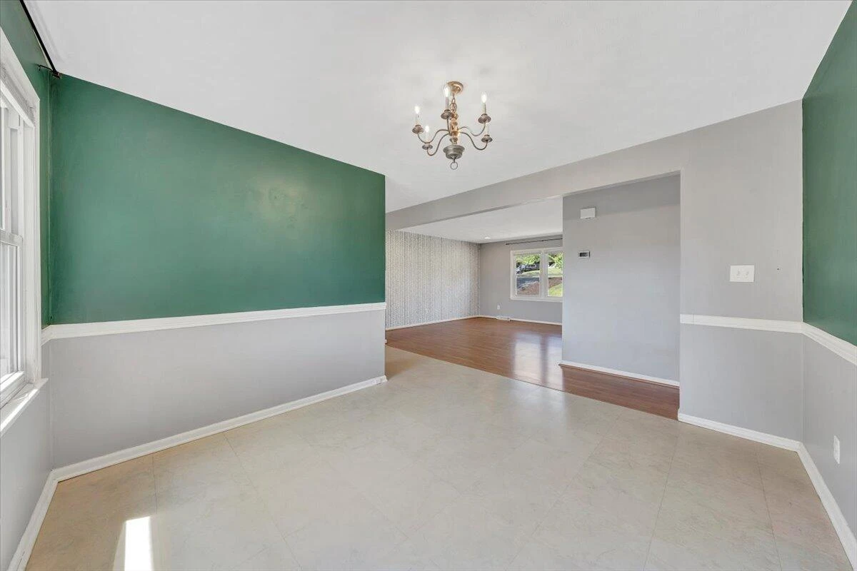 2724 Fletcher ST - Photo 17