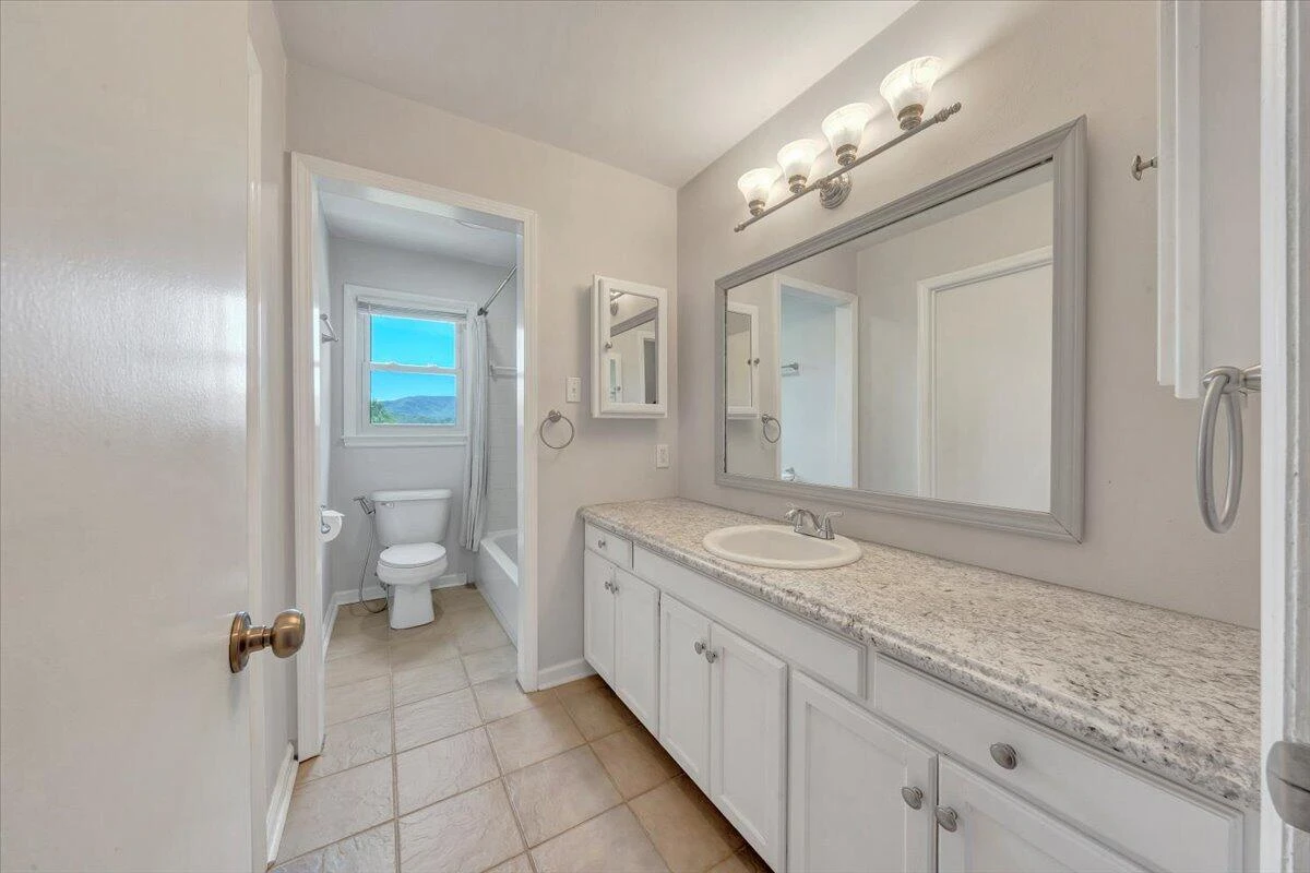 2724 Fletcher ST - Photo 19