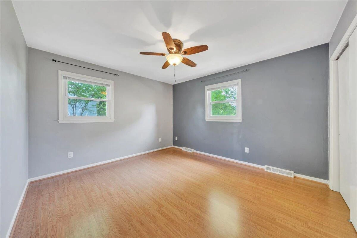 2724 Fletcher ST - Photo 21