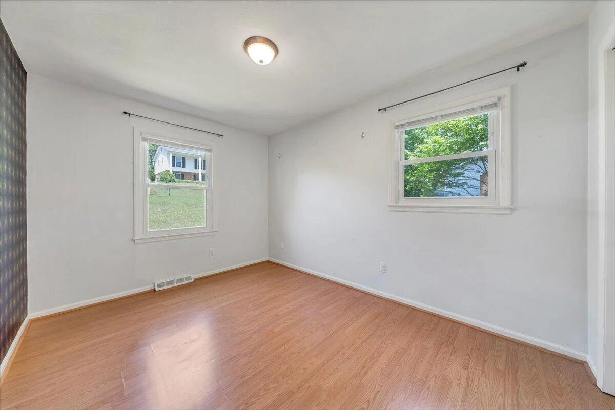2724 Fletcher ST - Photo 23