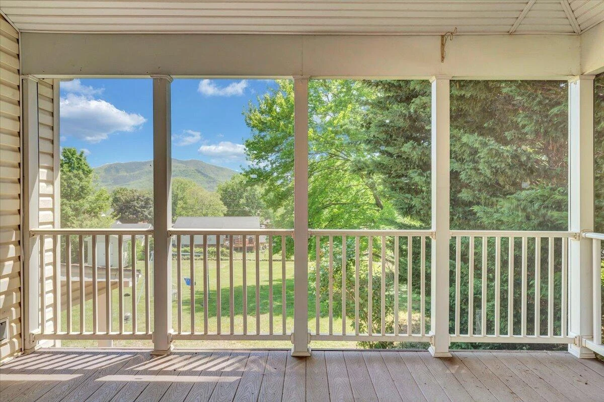 2724 Fletcher ST - Photo 29