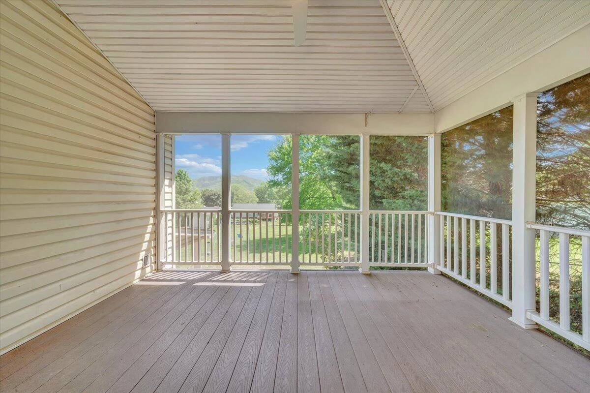 2724 Fletcher ST - Photo 30