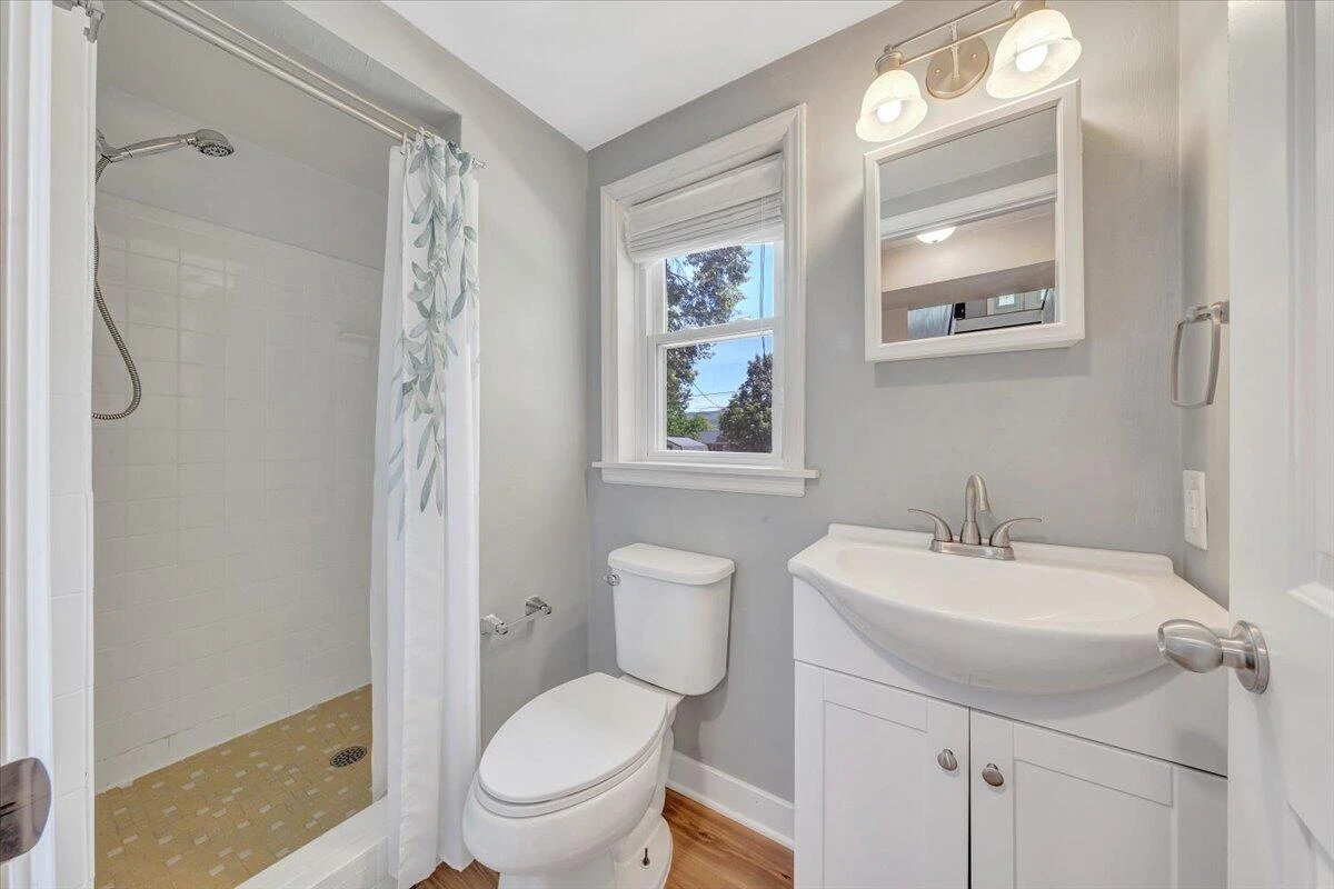 2724 Fletcher ST - Photo 37