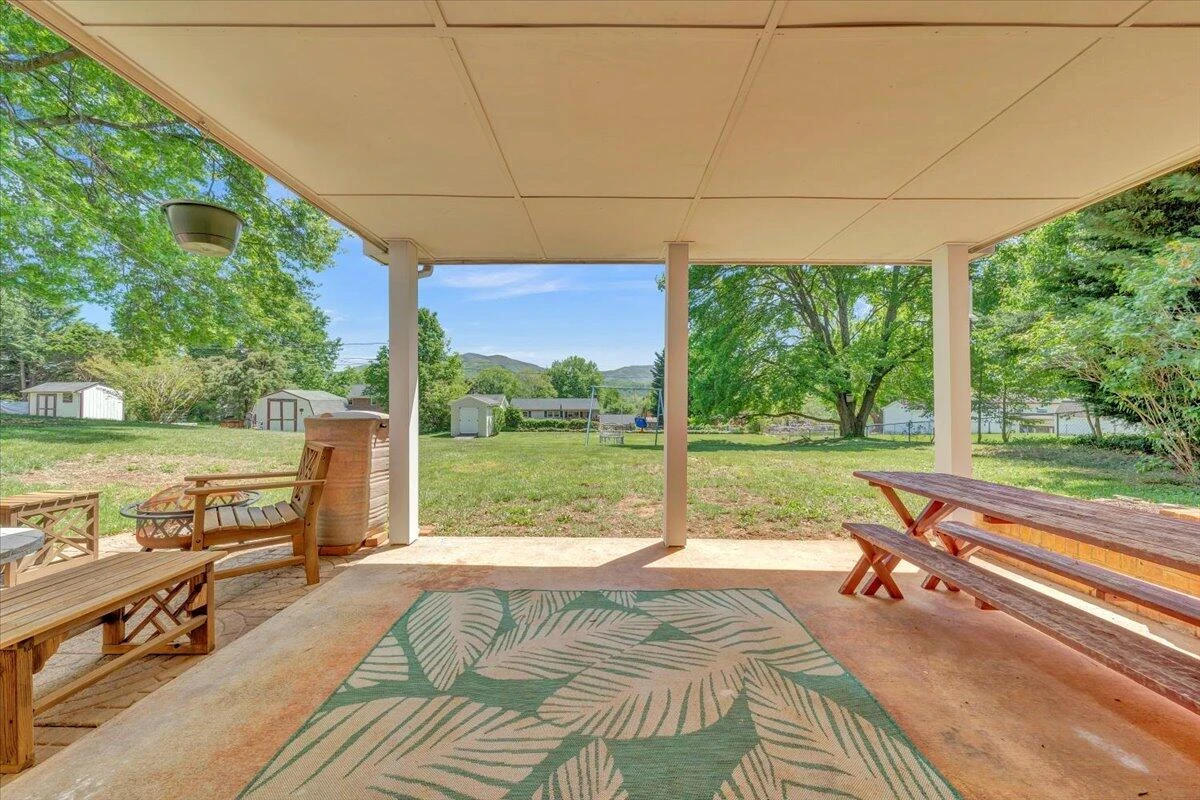2724 Fletcher ST - Photo 43