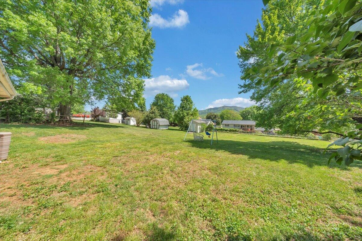 2724 Fletcher ST - Photo 54