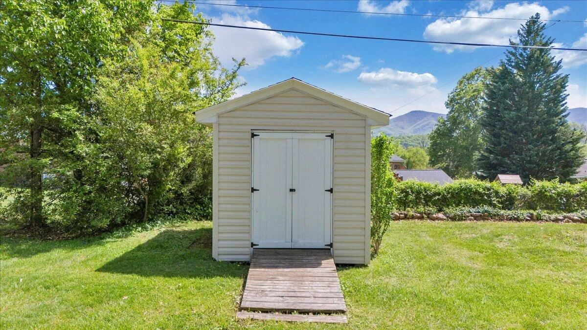 2724 Fletcher ST - Photo 71