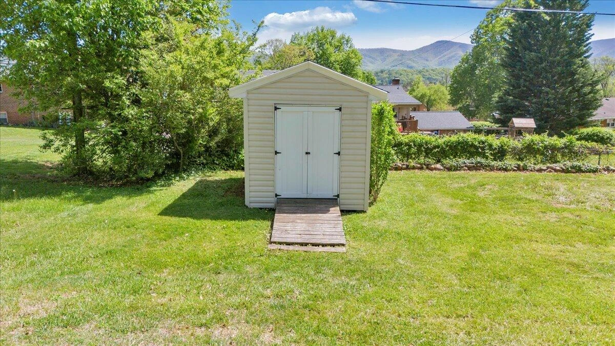 2724 Fletcher ST - Photo 72
