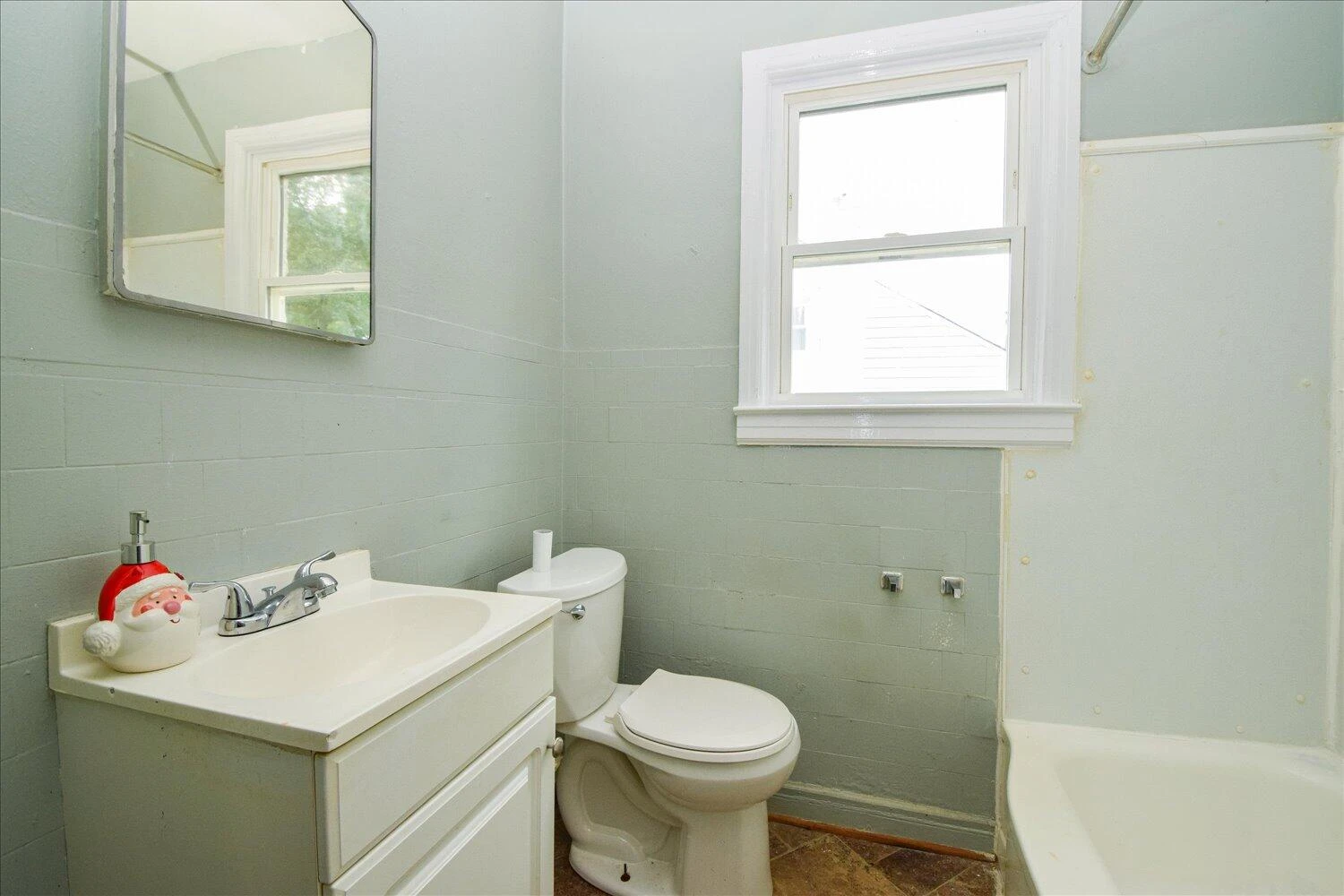 549 36th ST - Photo 10