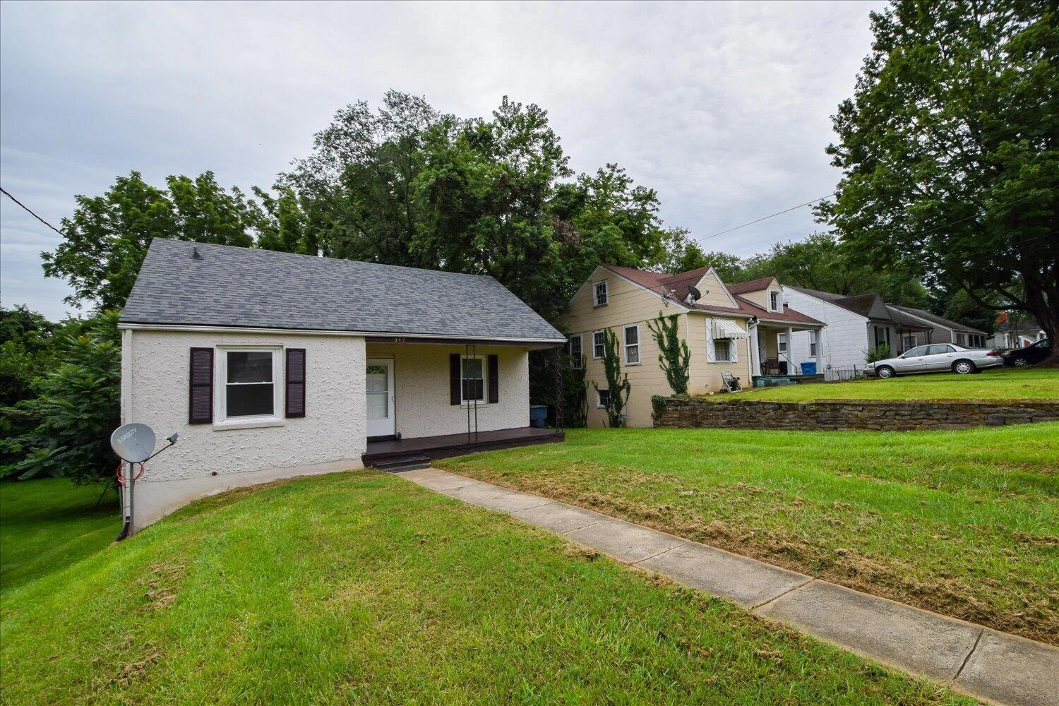 549 36th ST - Photo 16
