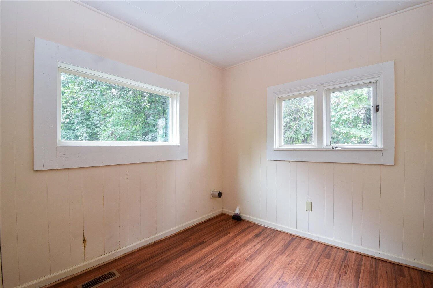 549 36th ST - Photo 4