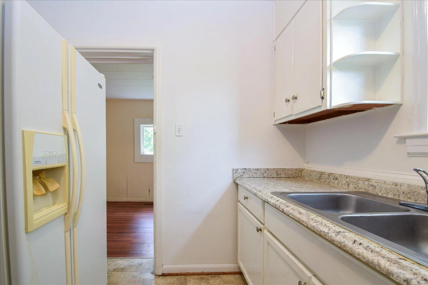 549 36th ST - Photo 7