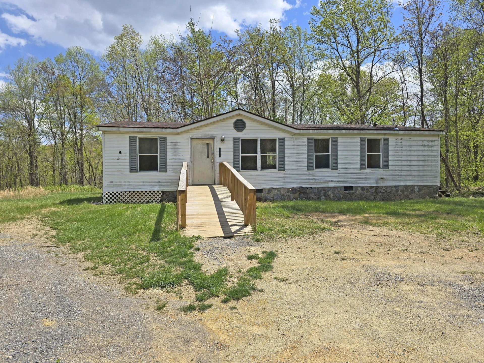 1188 Easter LN