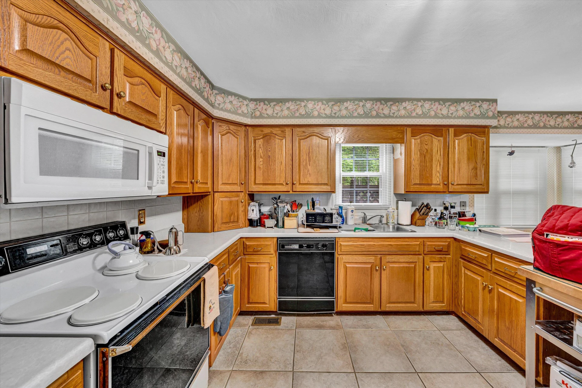 72 WINDSOR CT - Photo 12