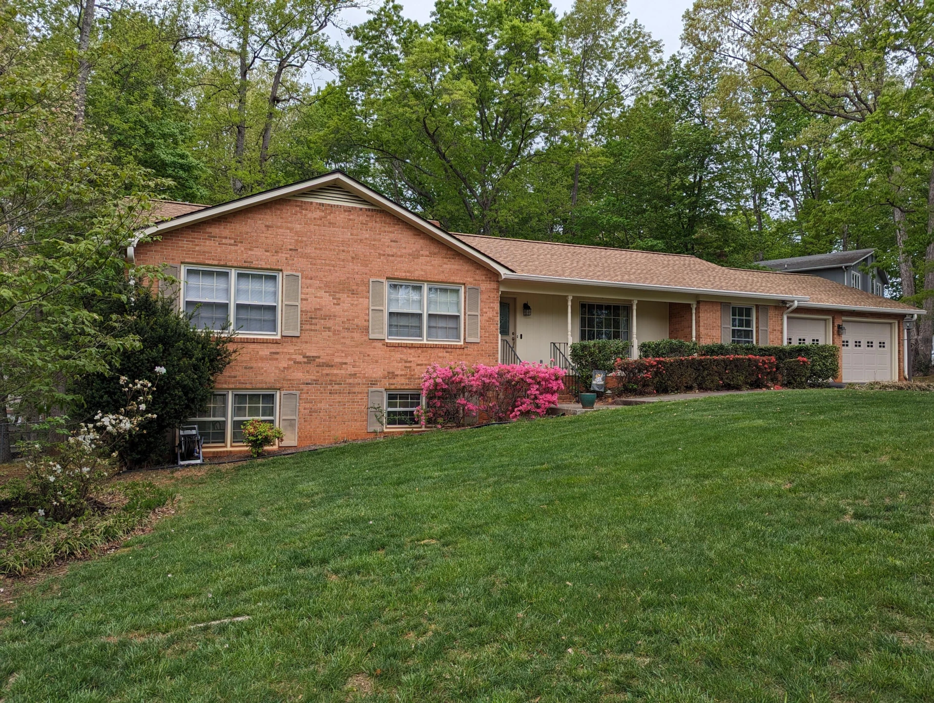 130 Oxford CIR - Photo 46