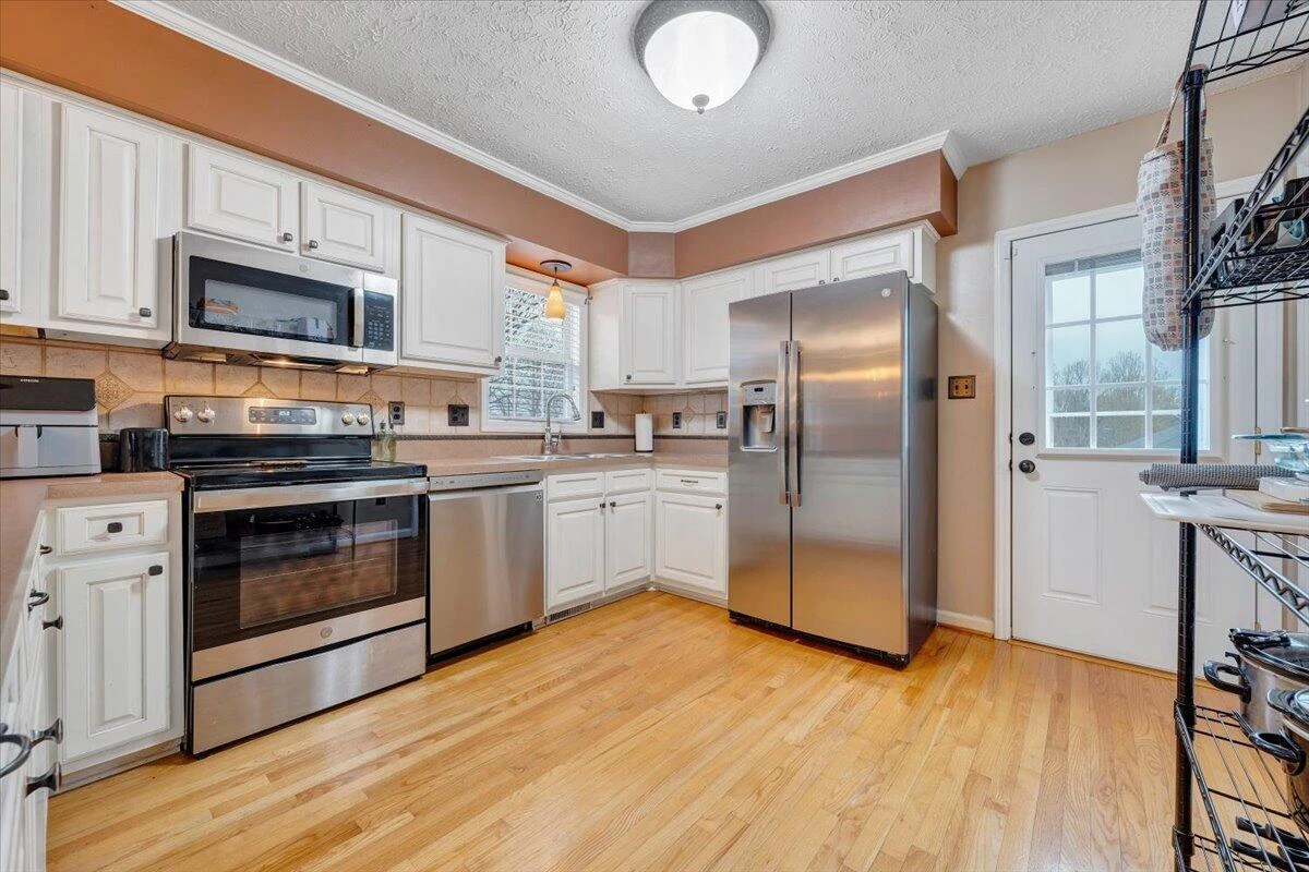 117 Meadow Brook DR - Photo 17