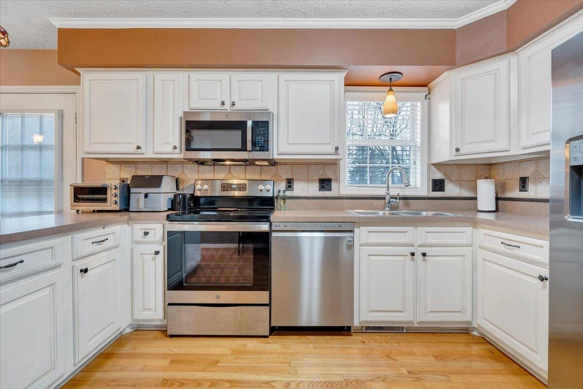 117 Meadow Brook DR - Photo 18