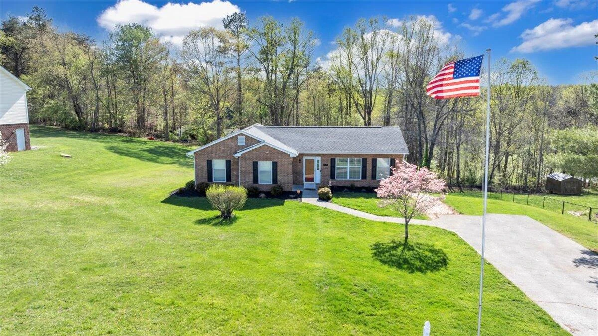117 Meadow Brook DR - Photo 2