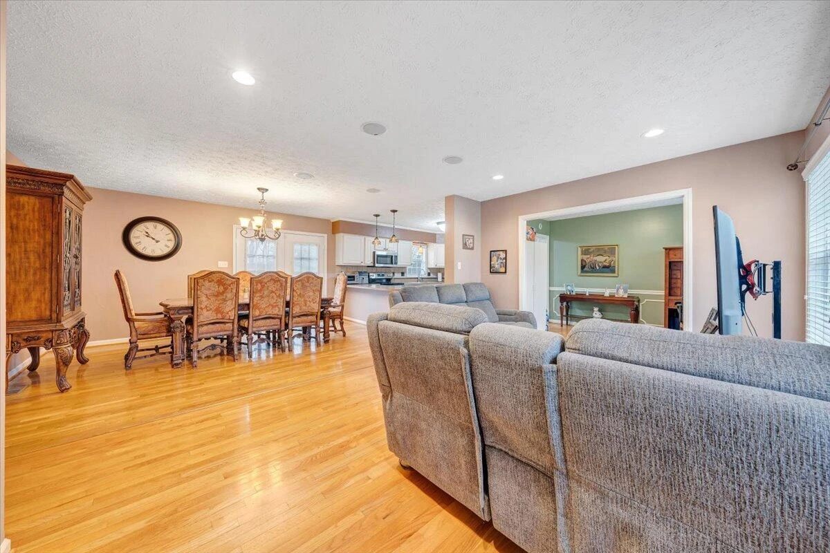 117 Meadow Brook DR - Photo 7