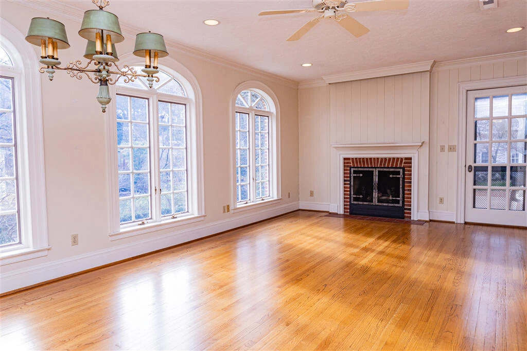 2912 Wycliffe AVE - Photo 14