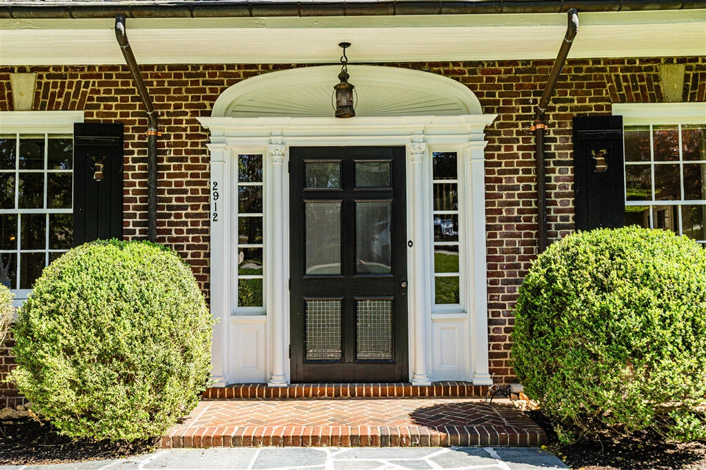2912 Wycliffe AVE - Photo 3