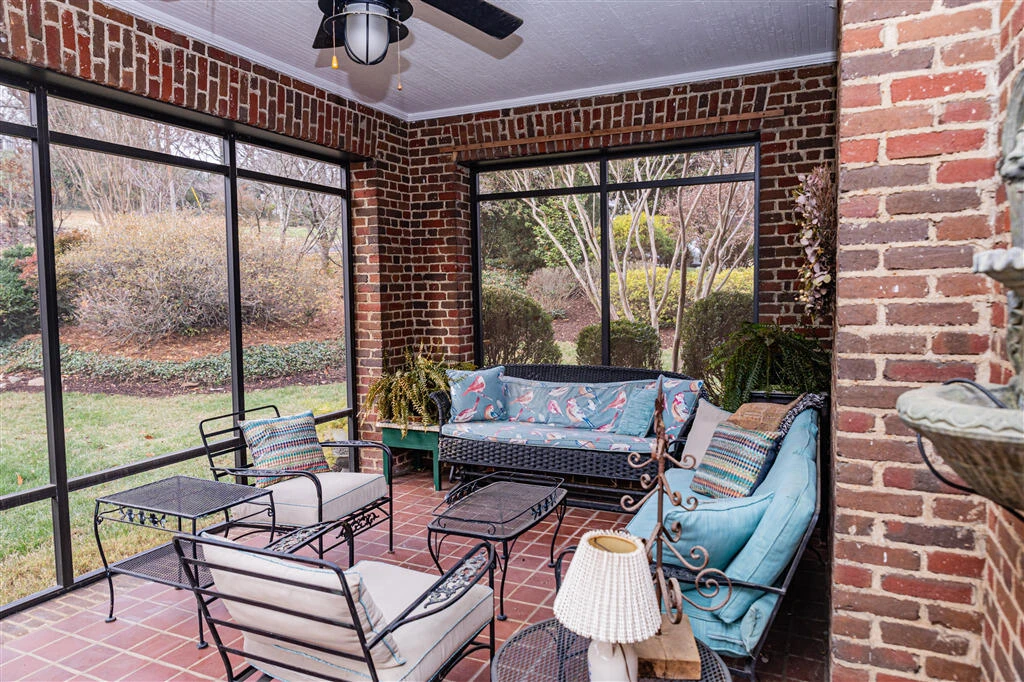 2912 Wycliffe AVE - Photo 5
