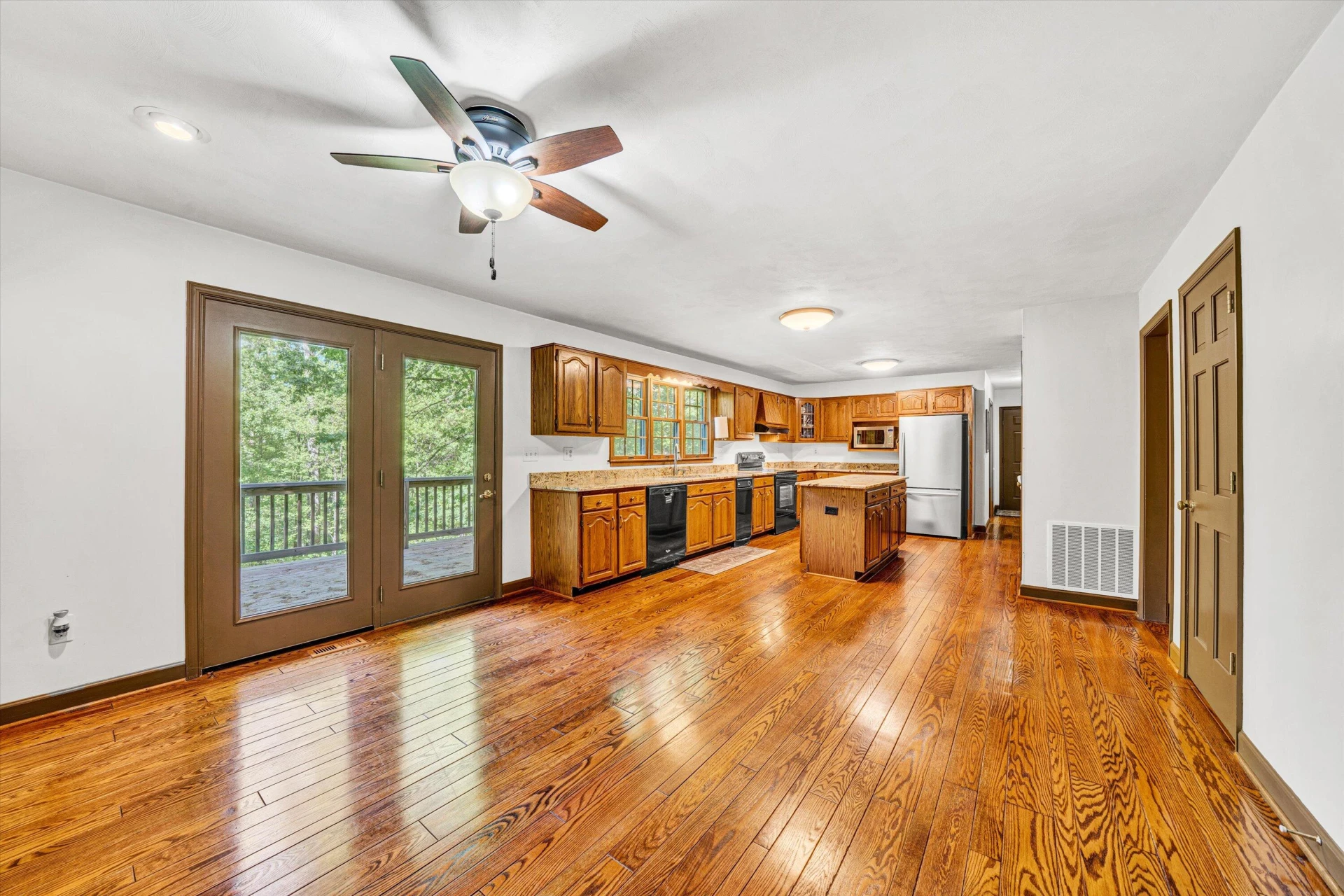 104 Hickory Lake LN - Photo 34